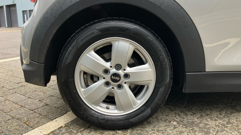 MINI Hatchback 1.5 Cooper Classic Premium 3dr Auto Petrol Hatchback